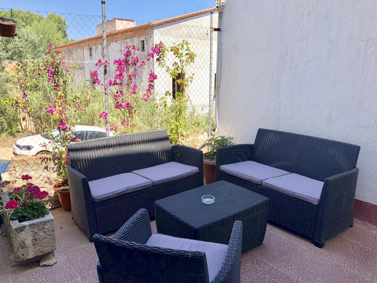 Hostal Univers Calella Bagian luar foto